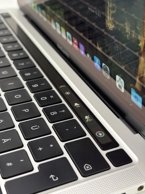 Apple MacBook Pro 13 (2020) 16Gb/512Gb Silber – Bild 2