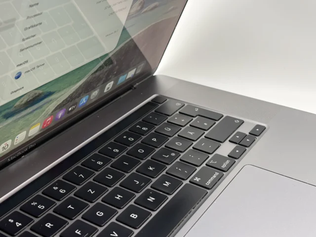 Apple Macbook Pro 16 (2019) 32Gb/512Gb Space Grau – Bild 2