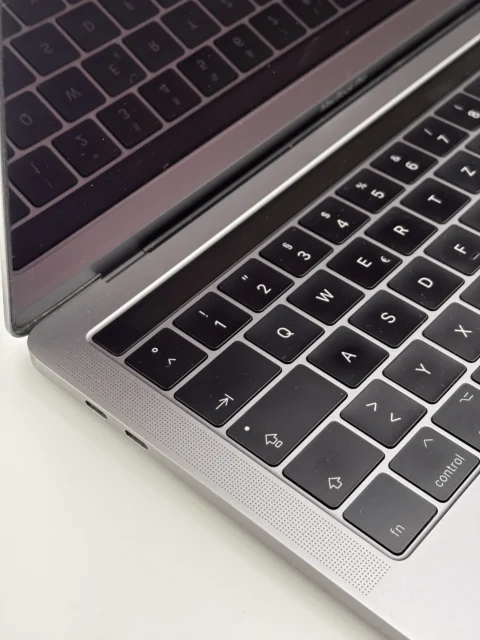 Apple MacBook Pro 13 16Gb/512Gb i7 – Bild 2