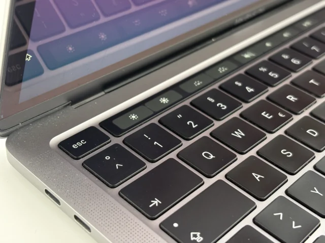 Apple MacBook Pro A2251 (2020) 16Gb/512Gb Space Grau – Bild 2