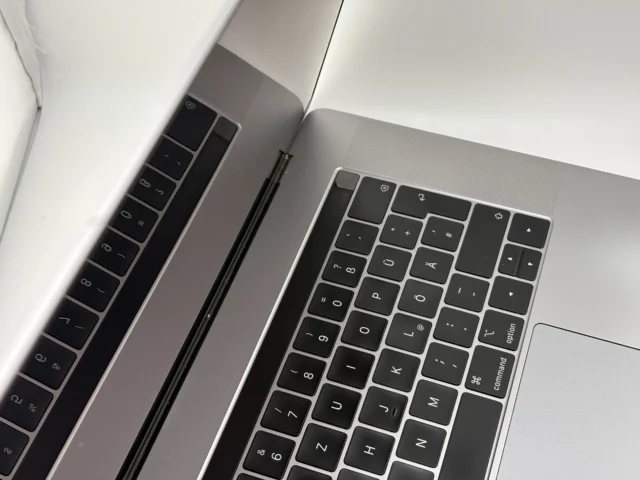 Apple MacBook ProA1990 (2018) 32Gb 512Gb – Bild 2