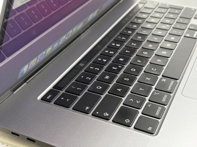 Apple MacBook Pro A2141 (2019) 16Gb/512Gb – Bild 2